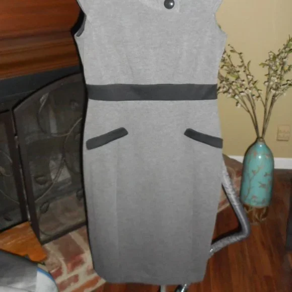 BOGO FREE, London Times Grey and Black knit dress, size 4 - Picture 6 of 11